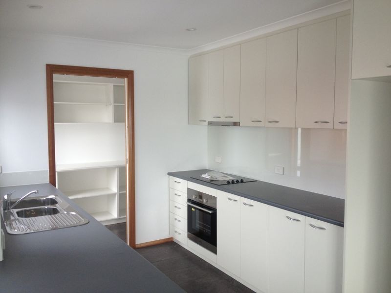 2/52 Main Street, Penguin TAS 7316