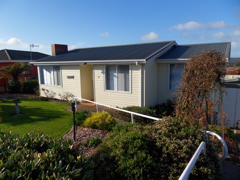 3 Winter Avenue, Acton TAS 7320