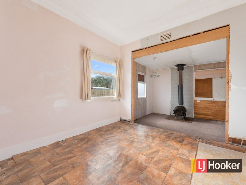 8 Turrung Street, Cooee TAS 7320