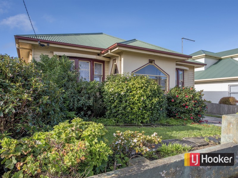8 Turrung Street, Cooee TAS 7320