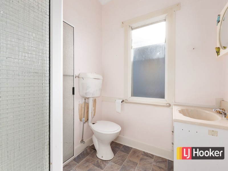 8 Turrung Street, Cooee TAS 7320