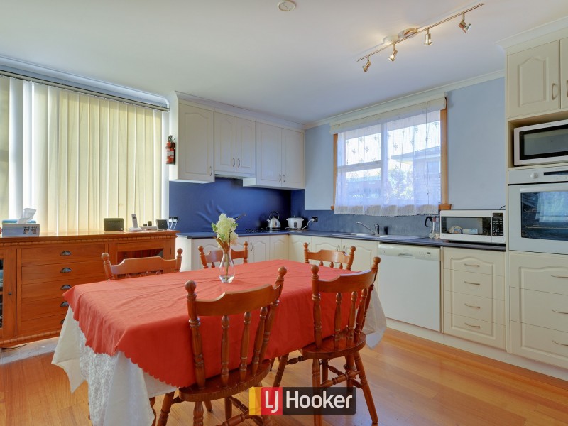 17 Futuna Avenue, Park Grove TAS 7320