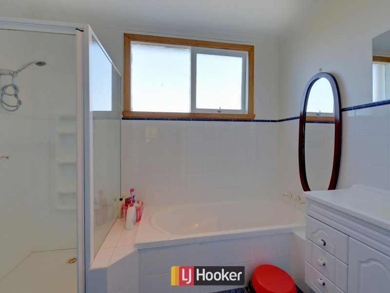 17 Futuna Avenue, Park Grove TAS 7320