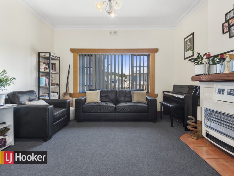 8 Morris Street, Cooee TAS 7320