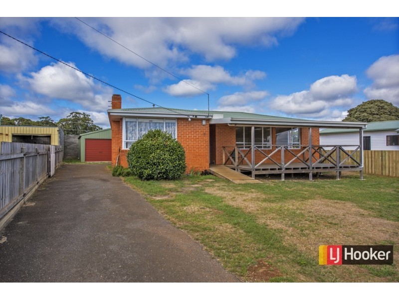 6 Ronald Crescent, Somerset TAS 7322