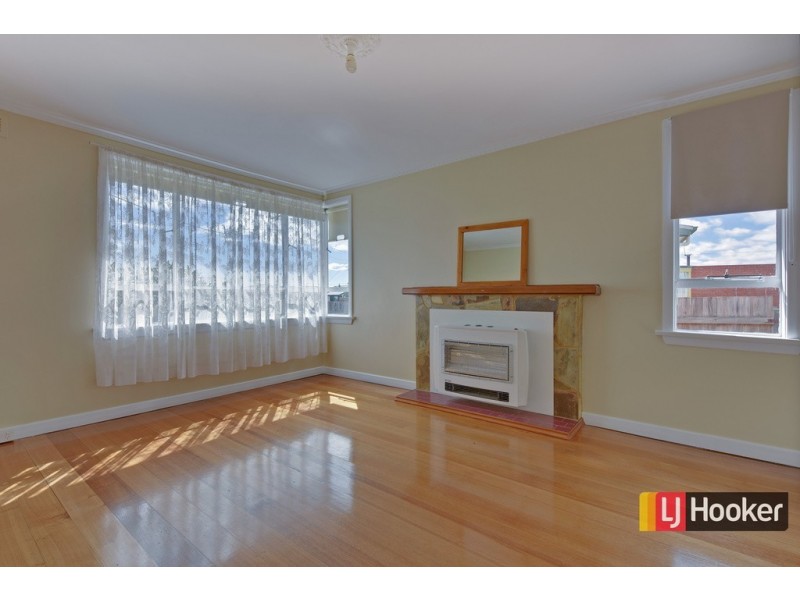 6 Ronald Crescent, Somerset TAS 7322