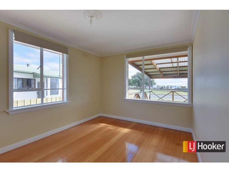 6 Ronald Crescent, Somerset TAS 7322