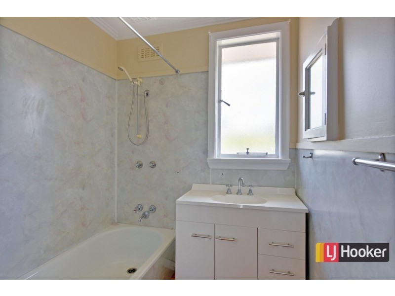 6 Ronald Crescent, Somerset TAS 7322