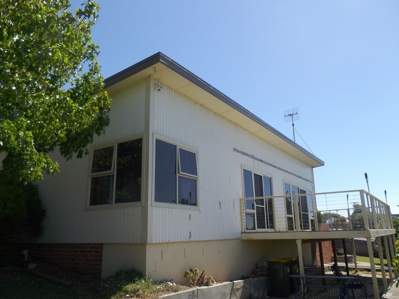 1 Leonard Court, Cooee TAS 7320