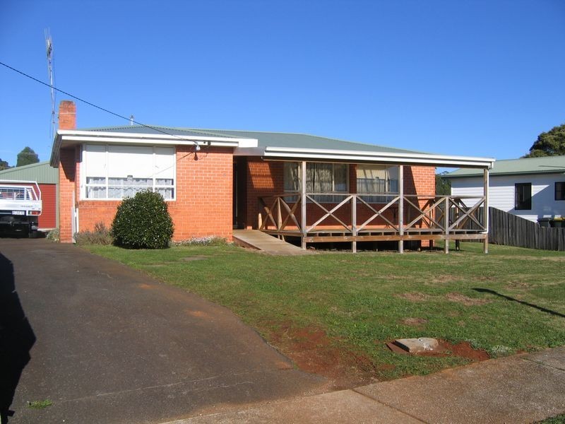 6 Ronald Crescent, Somerset TAS 7322