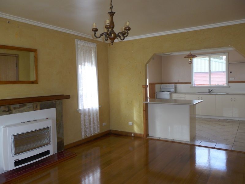 6 Ronald Crescent, Somerset TAS 7322