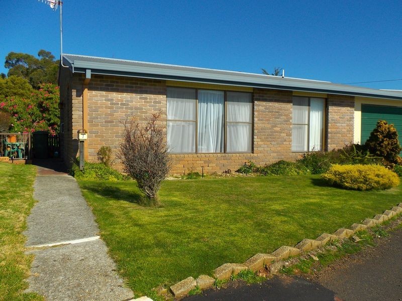 7 Lions Crescent, Park Grove TAS 7320