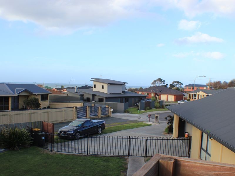 14 Seabreeze Avenue, Sulphur Creek TAS 7316