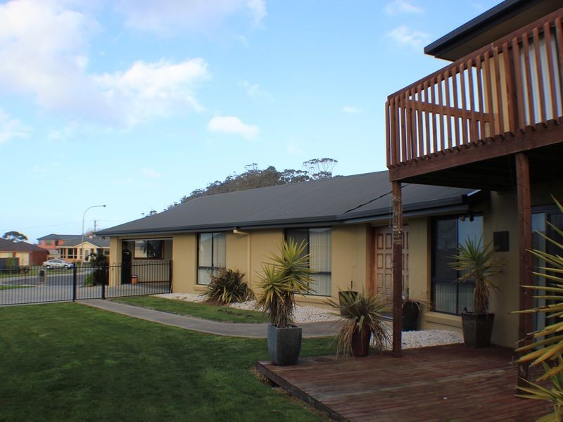 14 Seabreeze Avenue, Sulphur Creek TAS 7316
