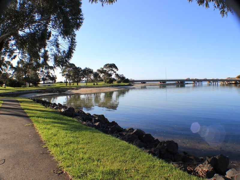 8 Athol Street, Somerset TAS 7322