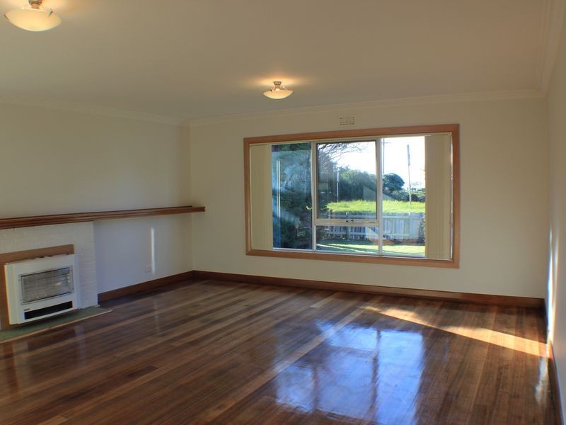 8 Athol Street, Somerset TAS 7322