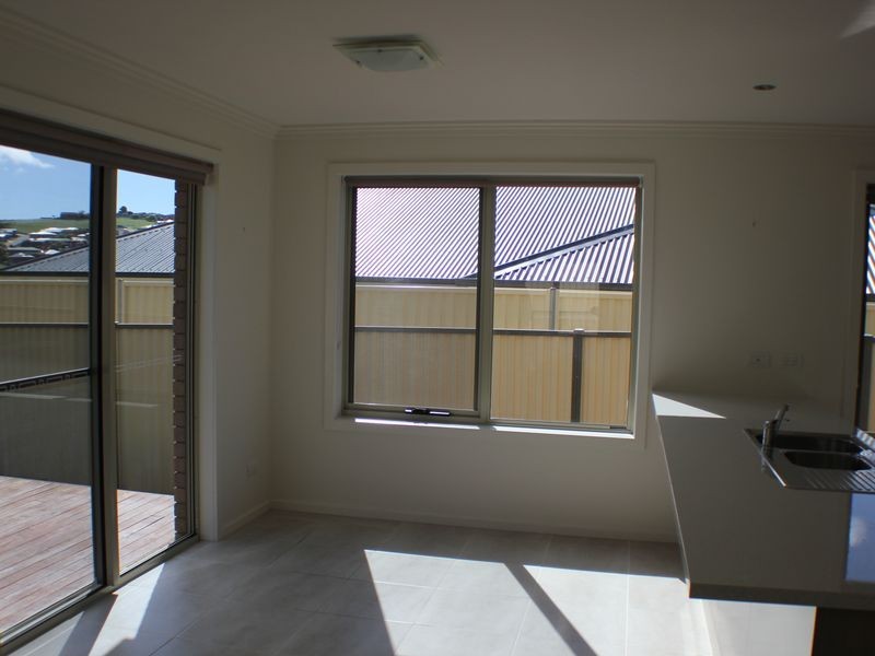 2/1 Emmett Street, Park Grove TAS 7320