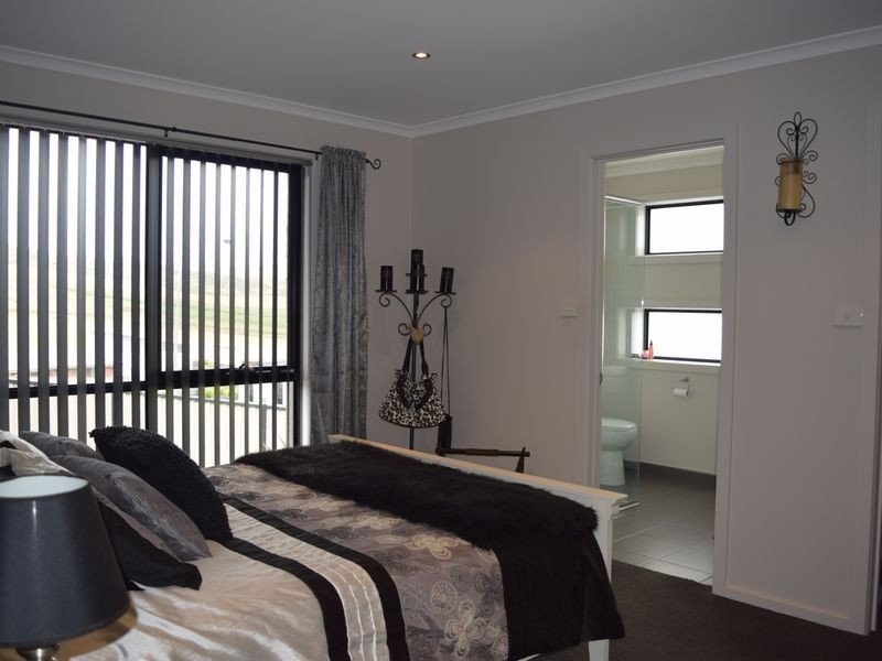 1/25 Platinum Drive, Park Grove TAS 7320