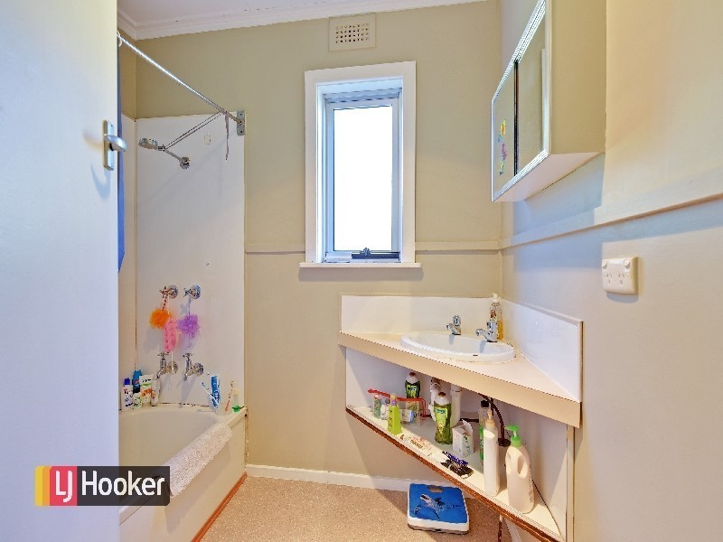 9 Verelle Street, Hillcrest TAS 7320