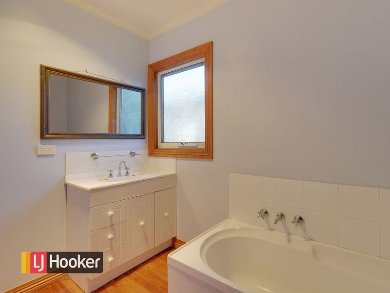 13 Paraka Street, Parklands TAS 7320