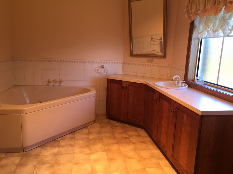 27 Dallas Road, Somerset TAS 7322