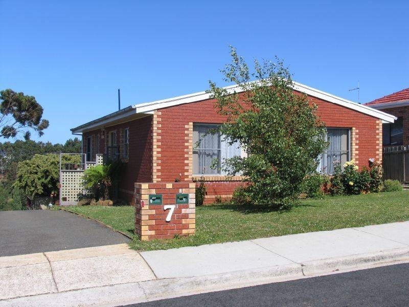 Unit 1/7 Mark Street, Hillcrest TAS 7320