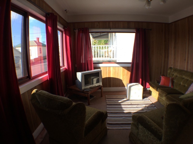 8a Queen Street, Burnie TAS 7320
