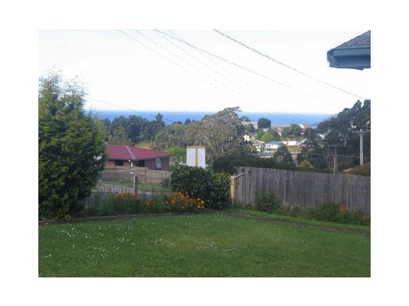 12 Woodward Avenue, Hillcrest TAS 7320