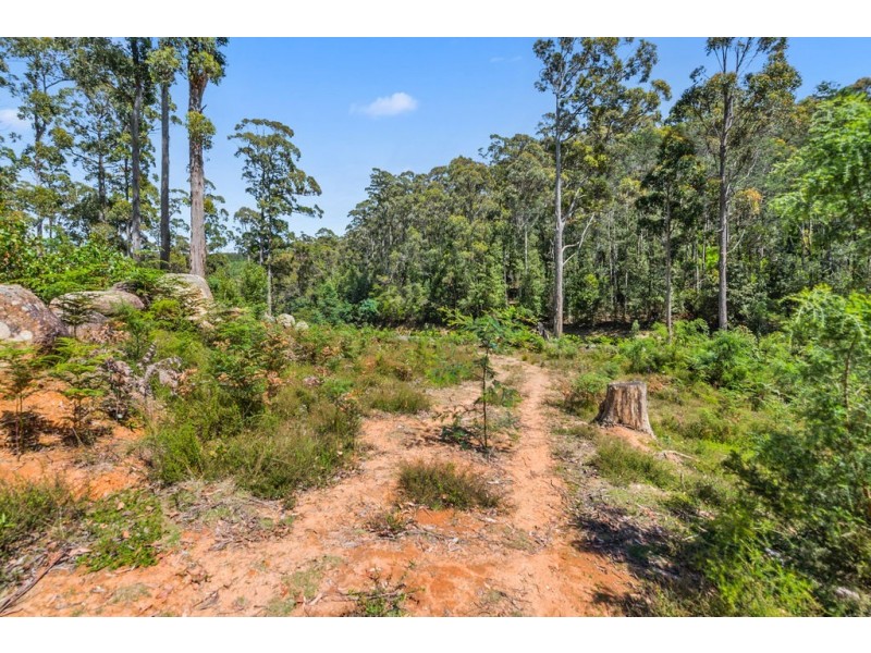 - Upper Natone Road, Upper Natone TAS 7321