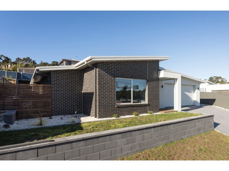 16 Tatiana Close, Devonport TAS 7310