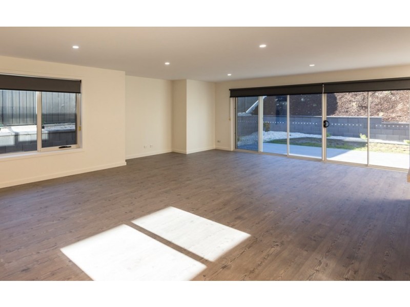 16 Tatiana Close, Devonport TAS 7310