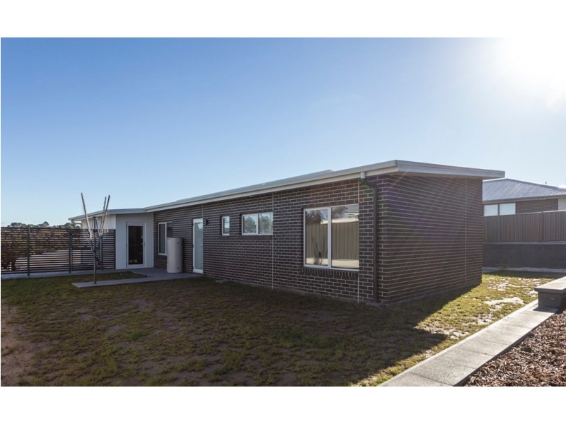 16 Tatiana Close, Devonport TAS 7310