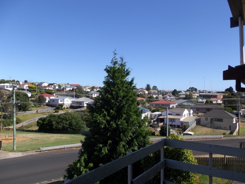 Unit 2/3 Hayes Street, Hillcrest TAS 7320