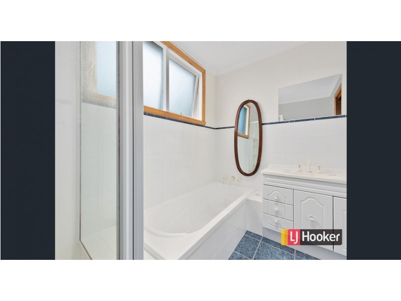 17 Futuna Avenue, Park Grove TAS 7320