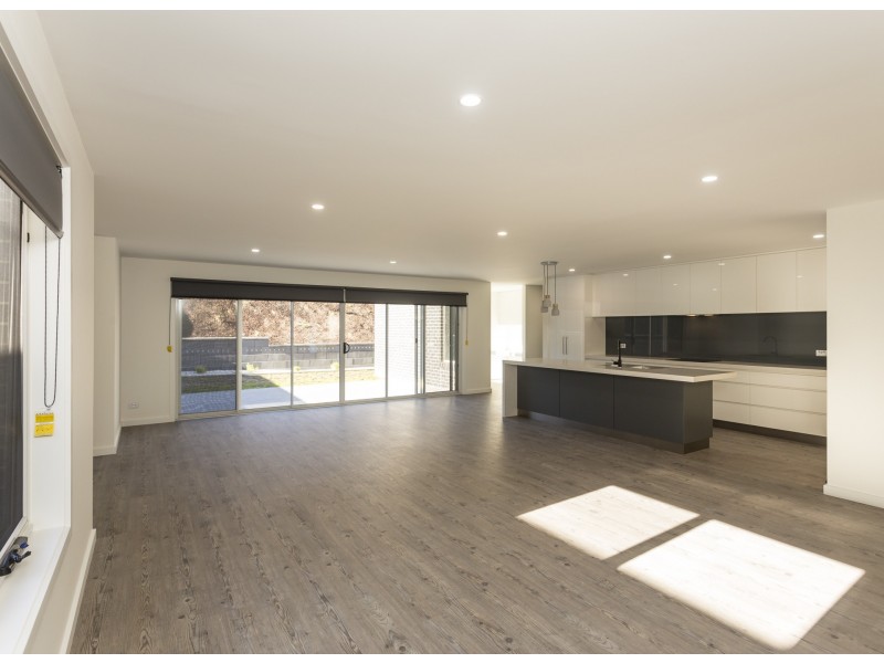 16 Tatiana Close, Devonport TAS 7310