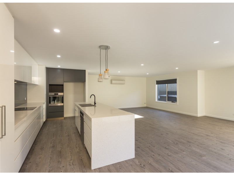 16 Tatiana Close, Devonport TAS 7310