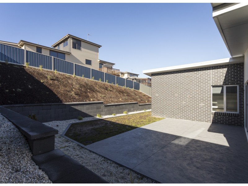 16 Tatiana Close, Devonport TAS 7310
