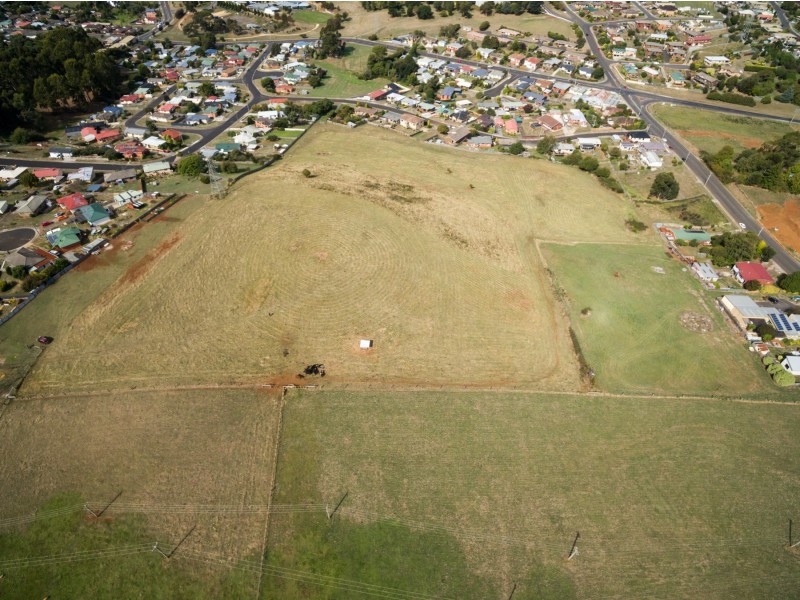 - Greenacre Street, Upper Burnie TAS 7320