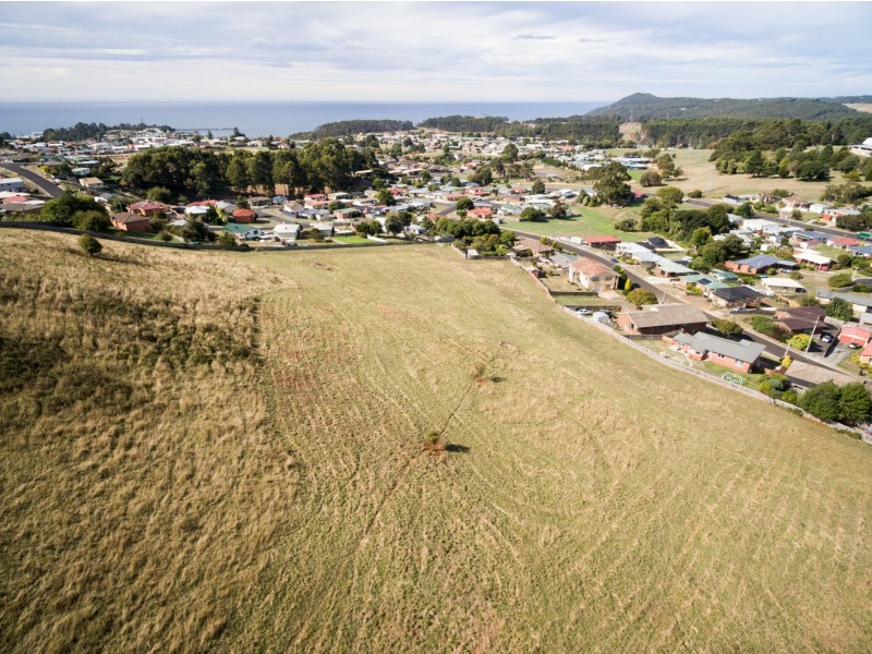 - Greenacre Street, Upper Burnie TAS 7320