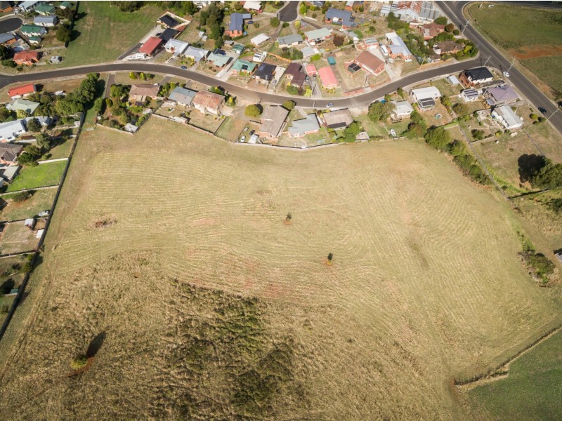 - Greenacre Street, Upper Burnie TAS 7320