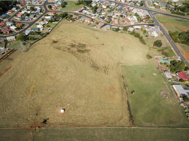 - Greenacre Street, Upper Burnie TAS 7320
