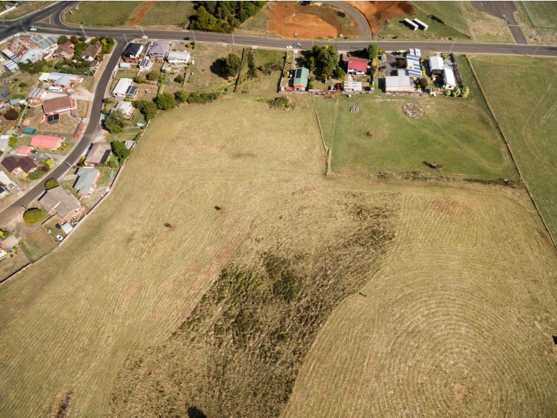 - Greenacre Street, Upper Burnie TAS 7320