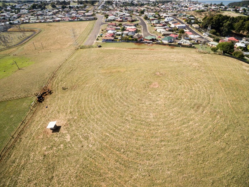 - Greenacre Street, Upper Burnie TAS 7320
