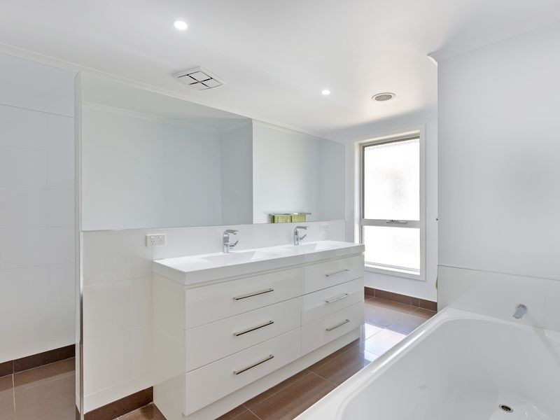 18 Southern Cross Drive, Ulverstone TAS 7315