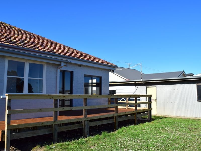 8 Morris Street, Cooee TAS 7320