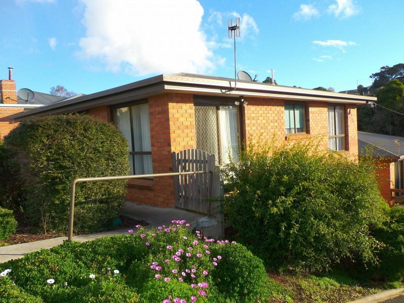 Unit 1/6 West Street, Upper Burnie TAS 7320
