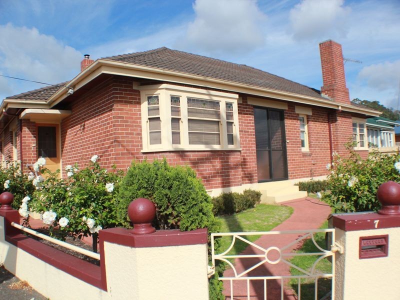 7 Bass Highway, Parklands TAS 7320