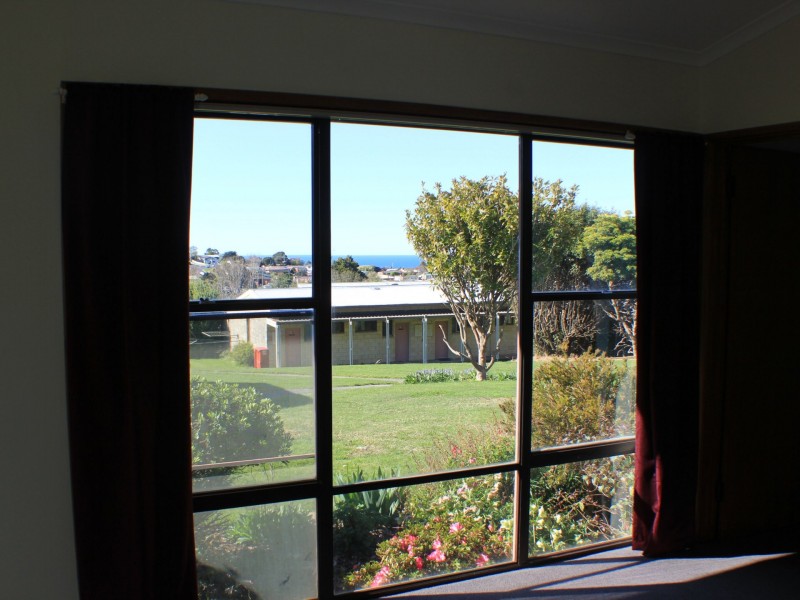 8 Lions Crescent, Shorewell Park TAS 7320