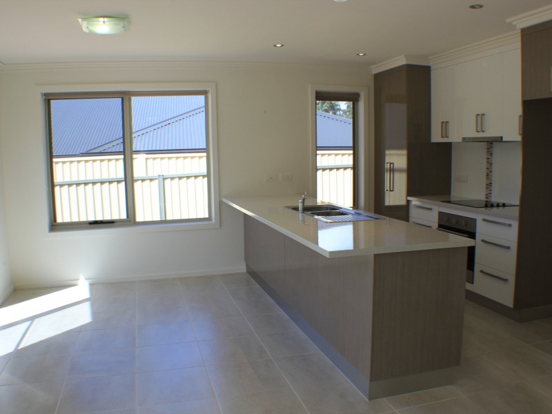 Unit 2/1 Emmett Street, Park Grove TAS 7320