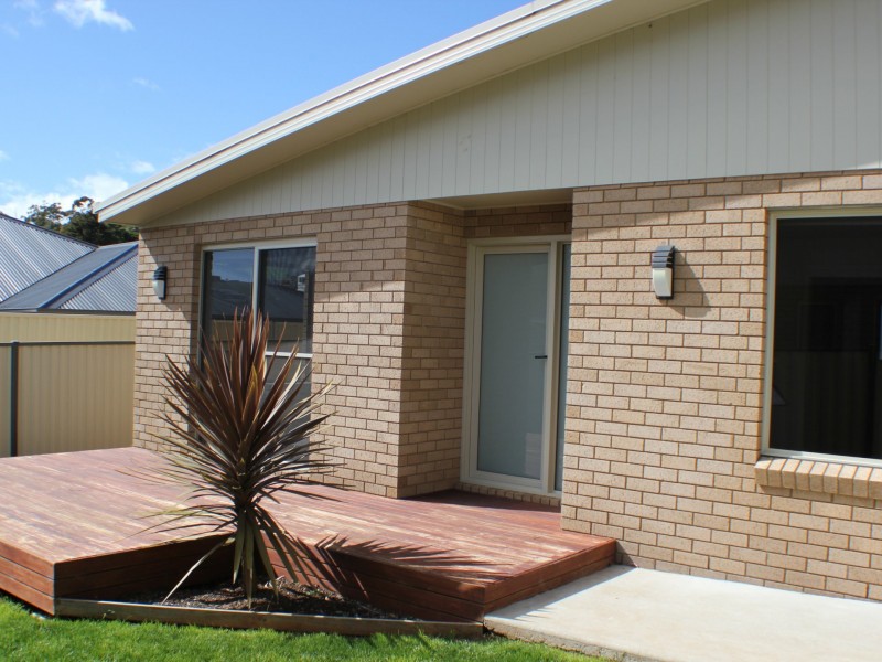 Unit 2/1 Emmett Street, Park Grove TAS 7320